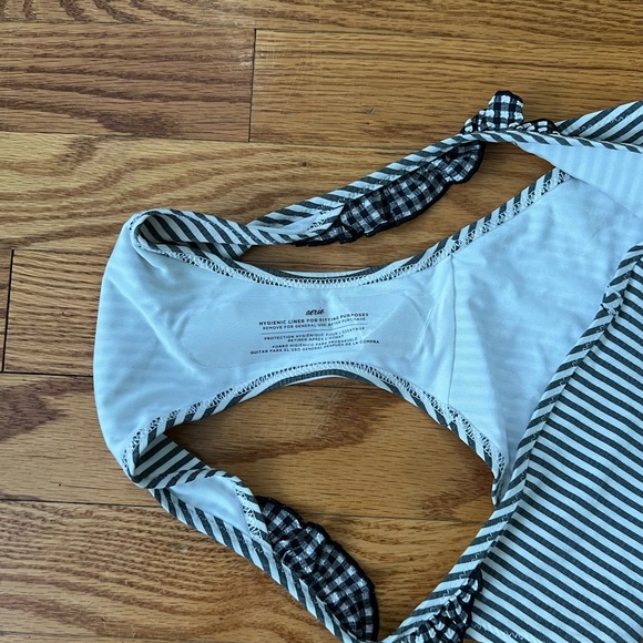 Aerie swimsuit bottoms - Picture 3 of 4